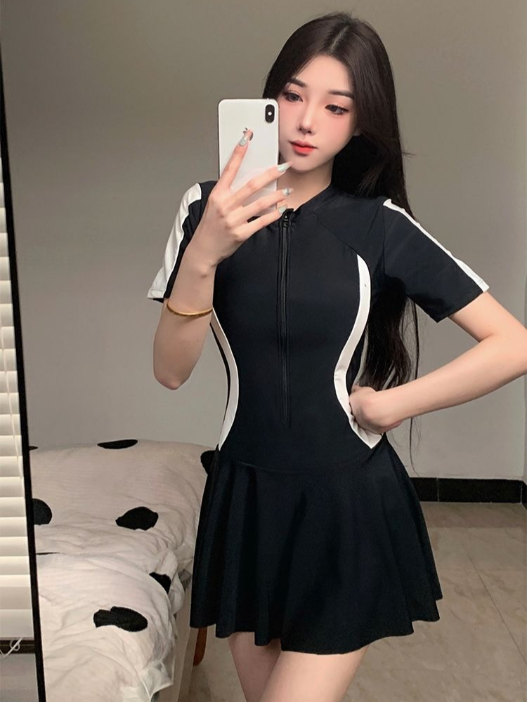 Nuevo Traje de Baño de Una Pie - Bath reseña y precio